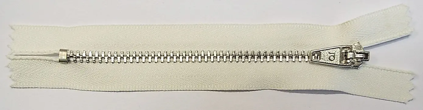 Reißverschluss creme wollweiß, 012 cm Metall nicht teilbar 4 mm Kette