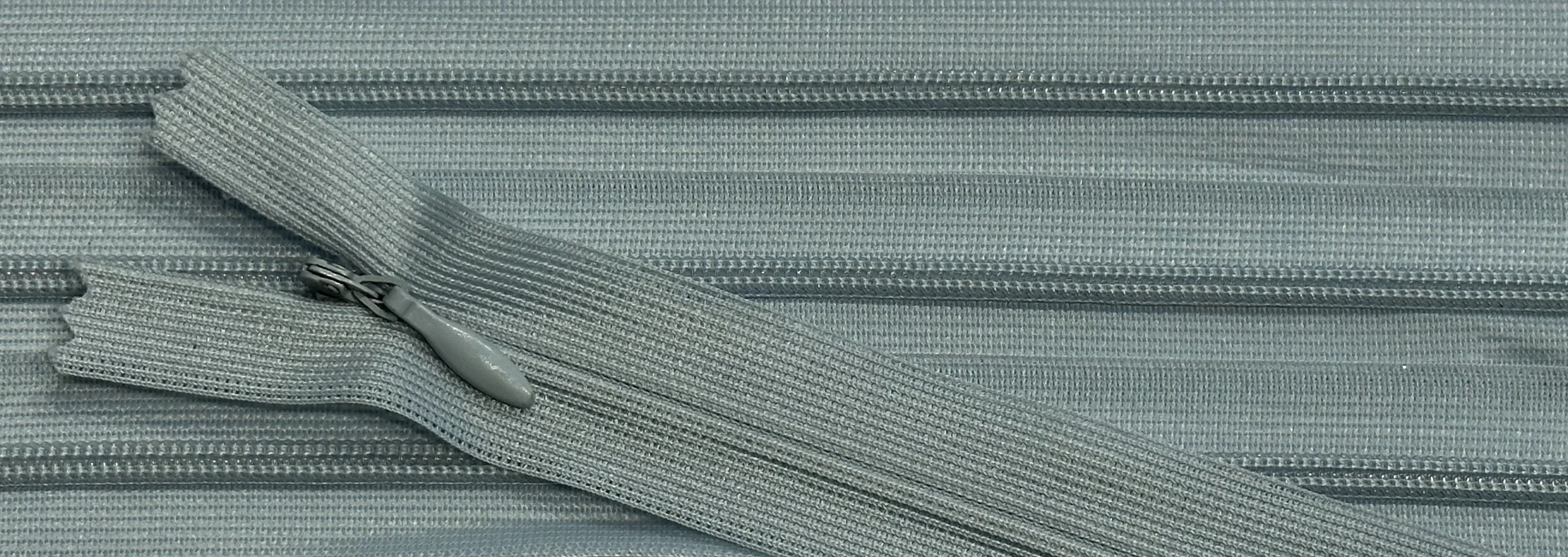 Reißverschluss blau hell, 022 cm Kunststoff nahtverdeckt