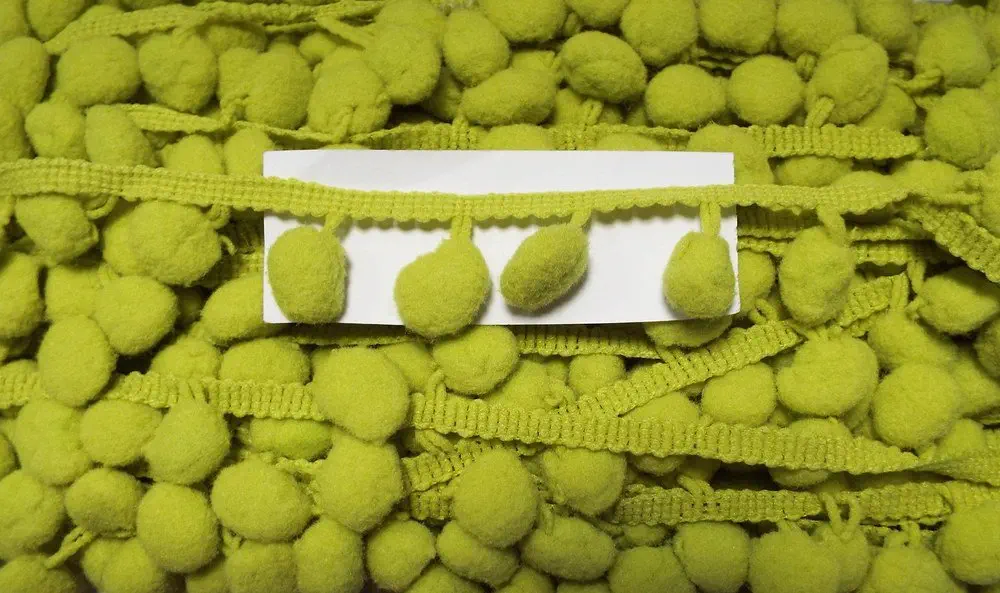 Pomponborte 20 mm apfelgrün