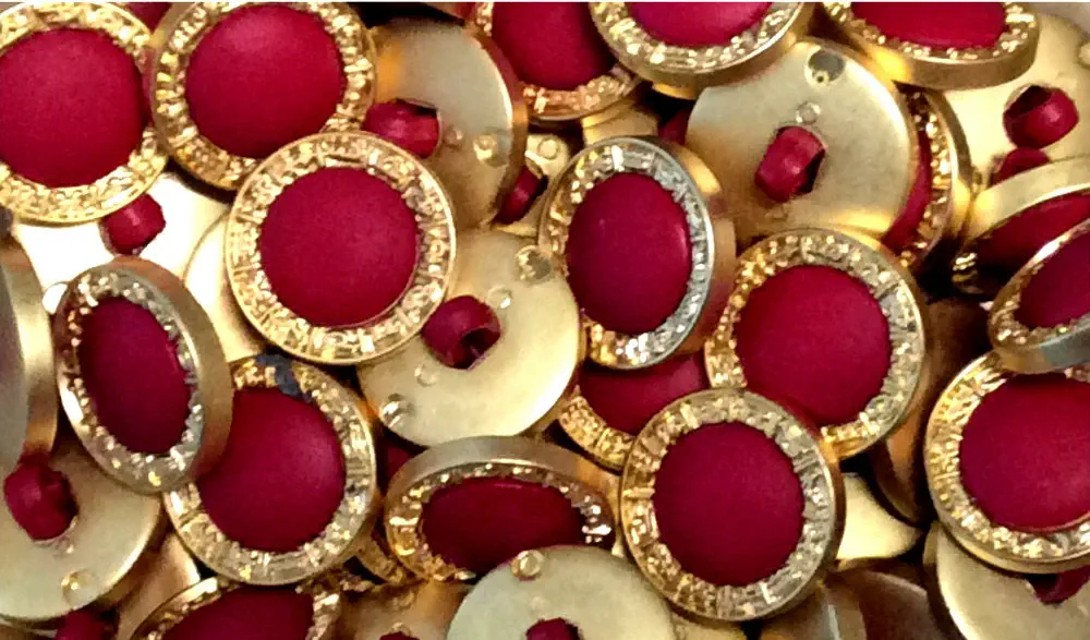 30 Knöpfe  18 mm gold/rot
