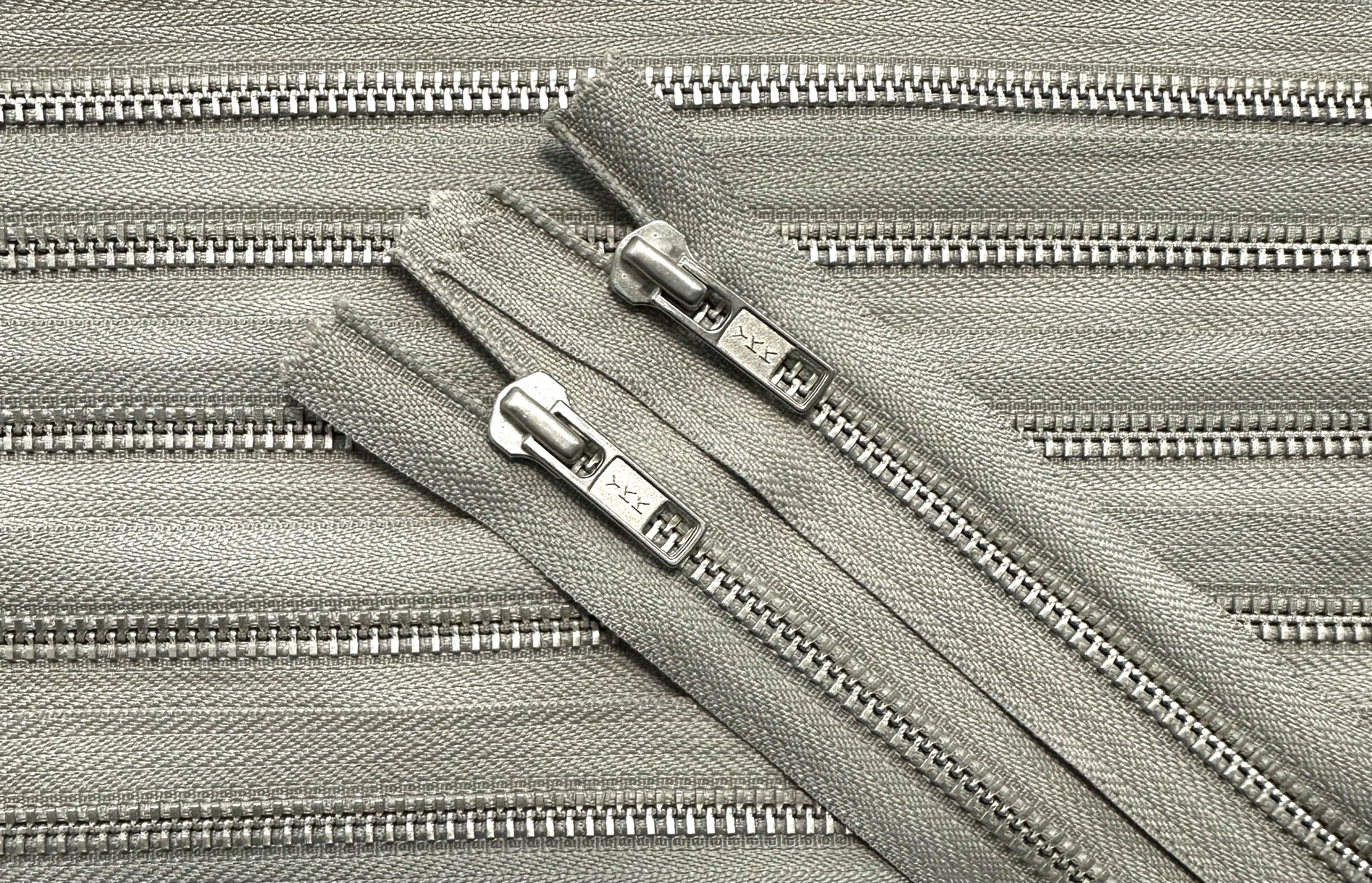 Reißverschluss grau, 060 cm Metall nicht teilbar 2-Wege X-Form