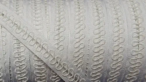 Posamentenborte creme, Ripsband mit eine eingezogenen Schlinge 15 mm