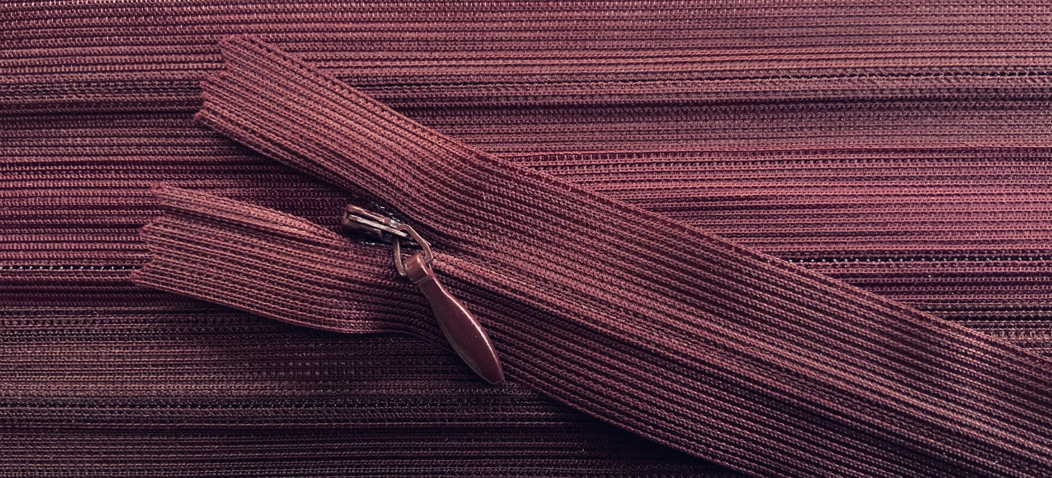 Reißverschluss rot bordeaux, 018 cm Kunststoff nahtverdeckt