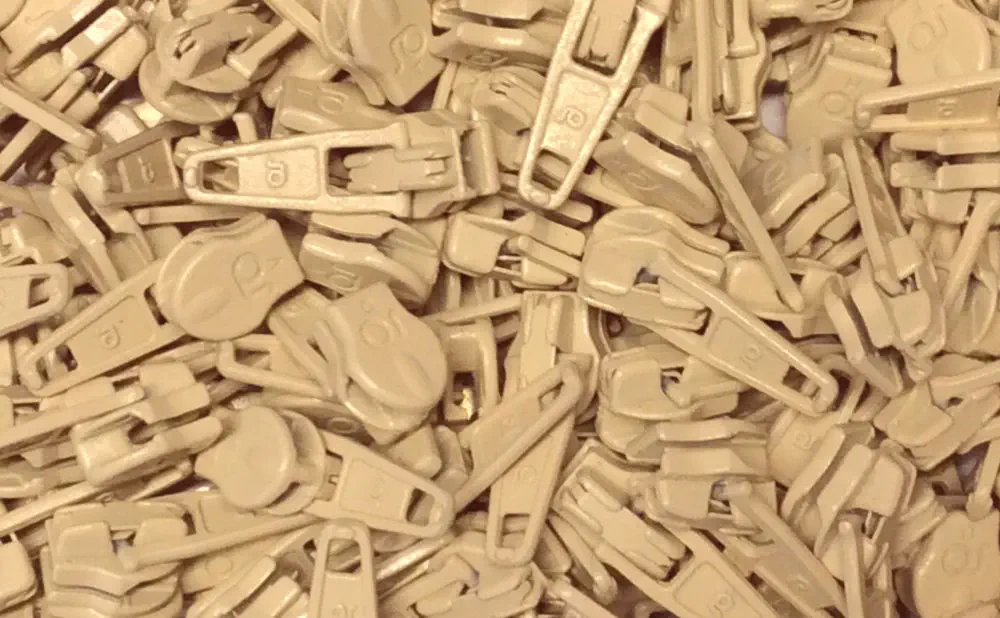 Reißverschluß Schieber für Endlosware 4 mm beige