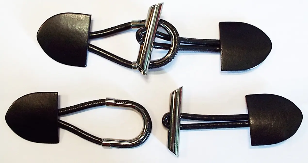 Knebelverschluß schwarz alt silber