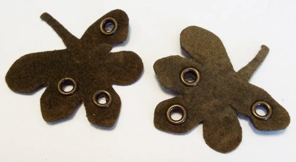 2 Applikationen Blatt mit Ösen 55 x 55 mm