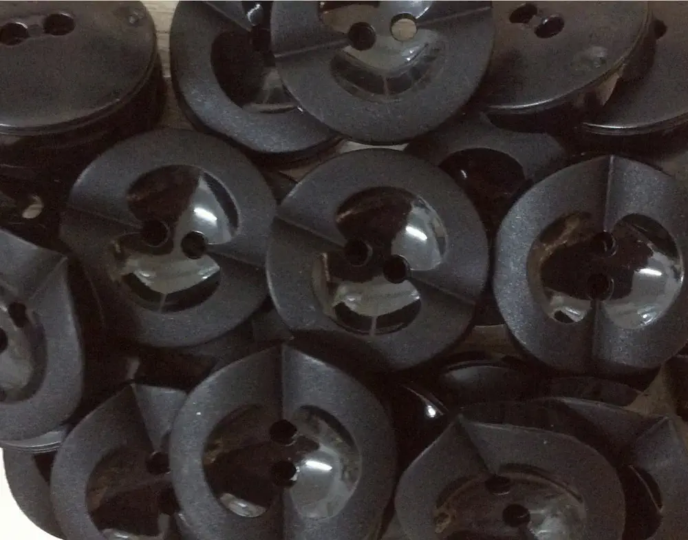 Knopf 18 mm schwarz