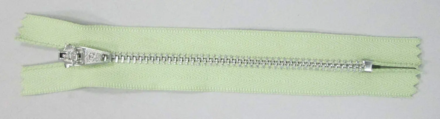 Reißverschluss grün hell, 013 cm Metall nicht teilbar 4 mm Kette R