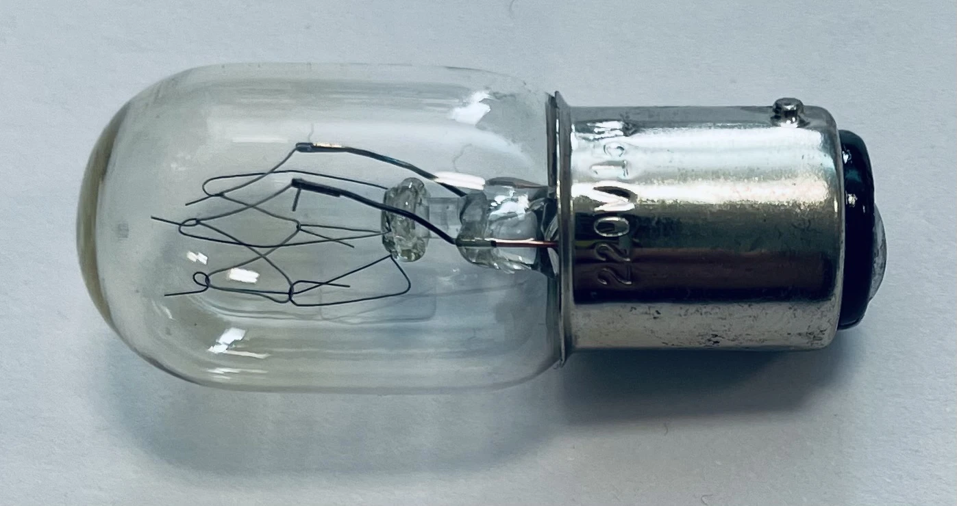 Ersatzlampe für Nähmaschinen, Bajonettverschluß