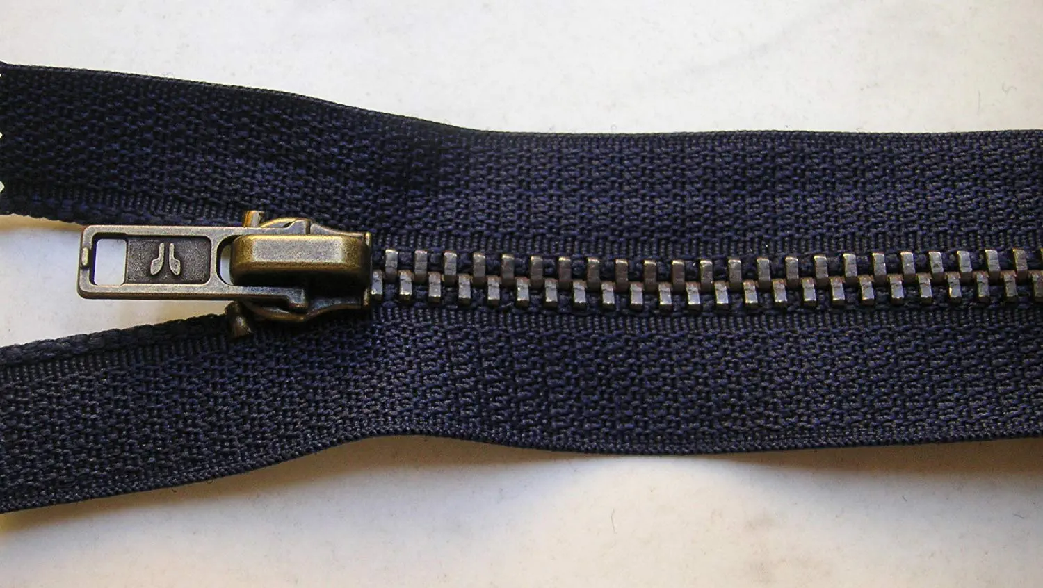 Reißverschluss blau dunkel, 022 cm Metall nicht teilbar 4 mm Kette