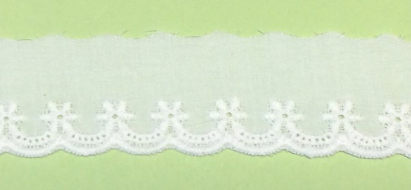 Baumwollspitze 30 mm rein weiß mit Lochstickerei und Bogenkante