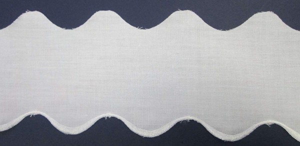 Baumwollspitze 90 mm weiß mit bestickter Bogenkante