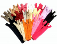 Bastellsortiment 30 Stück Reißverschlüsse nahtverdeckt 8 - 16 cm Bastellsortiment 30 Stück Reißverschlüsse nahtverdeckt 8 - 16 cm