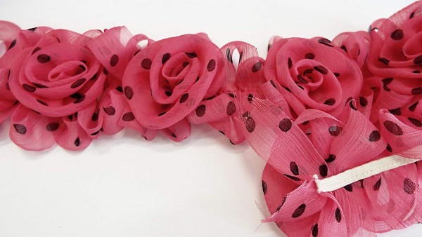 Chiffon Rosenborte pink mit schwarzen Pünktchen 65 mm