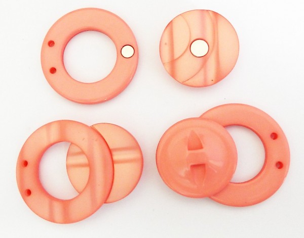 Bekleidungsverschluß mit Magnet in koralle 60 x 45 mm